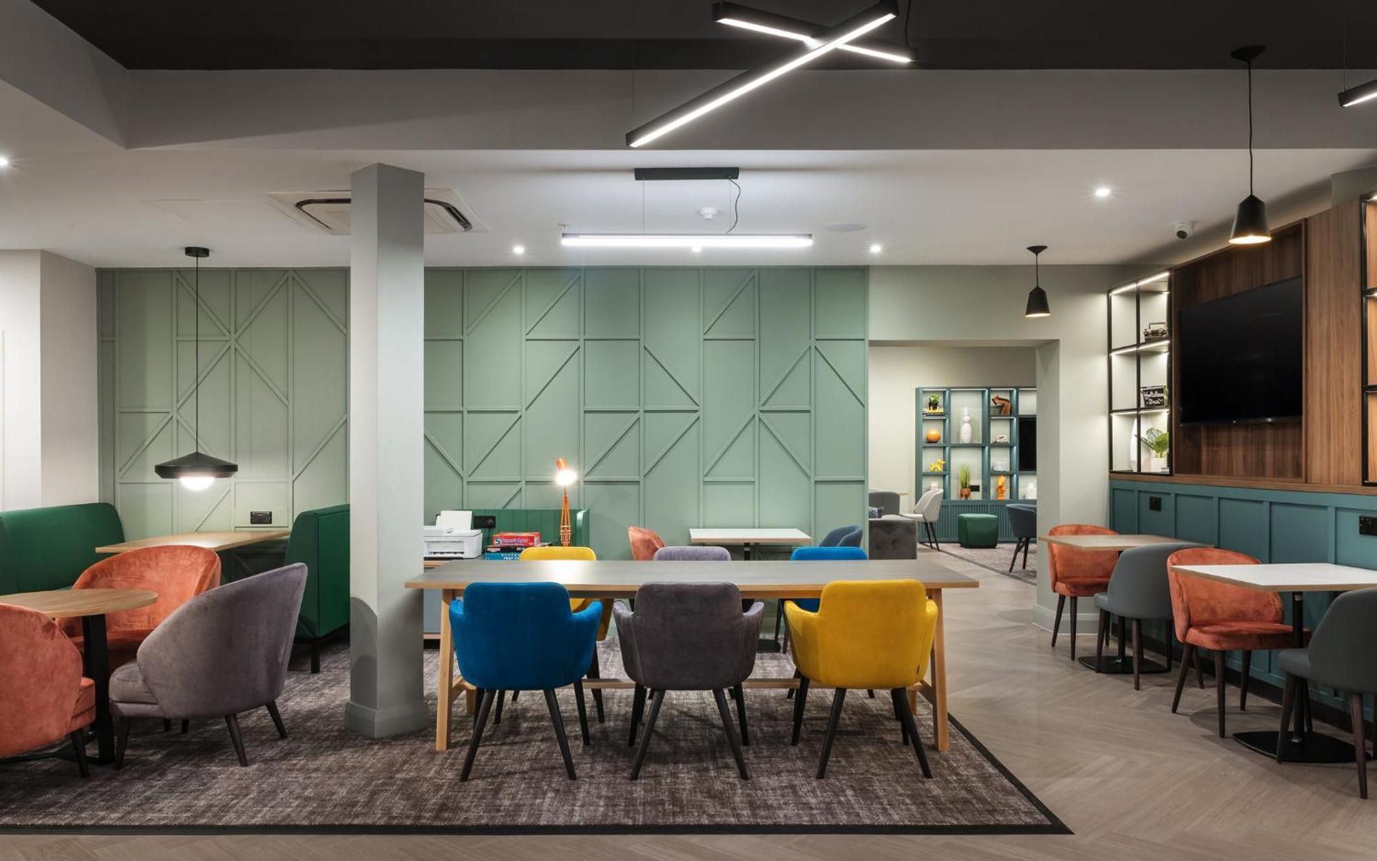 By Ihg 4* Lincoln
