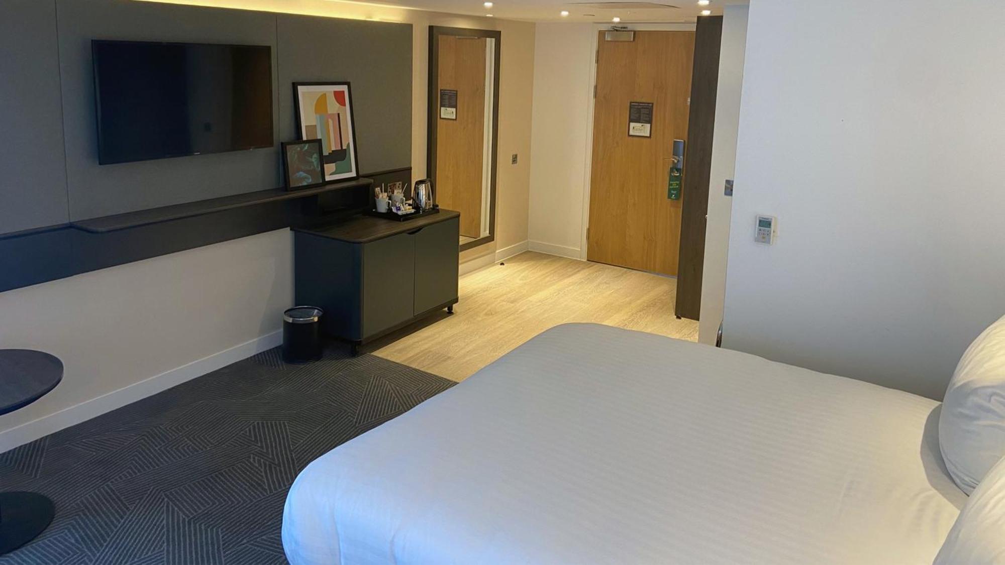 By Ihg Lincoln
