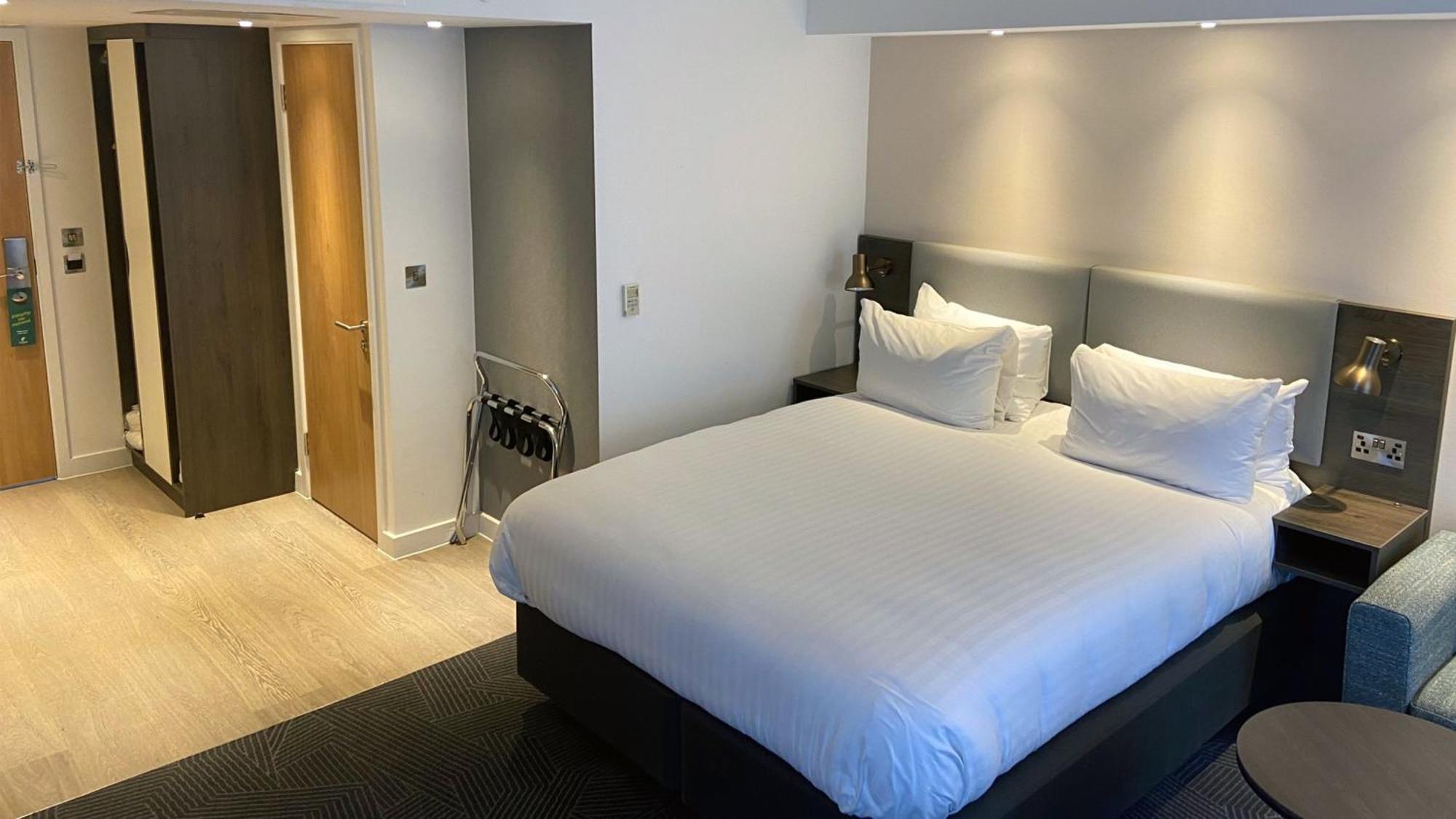 Hotel By Ihg