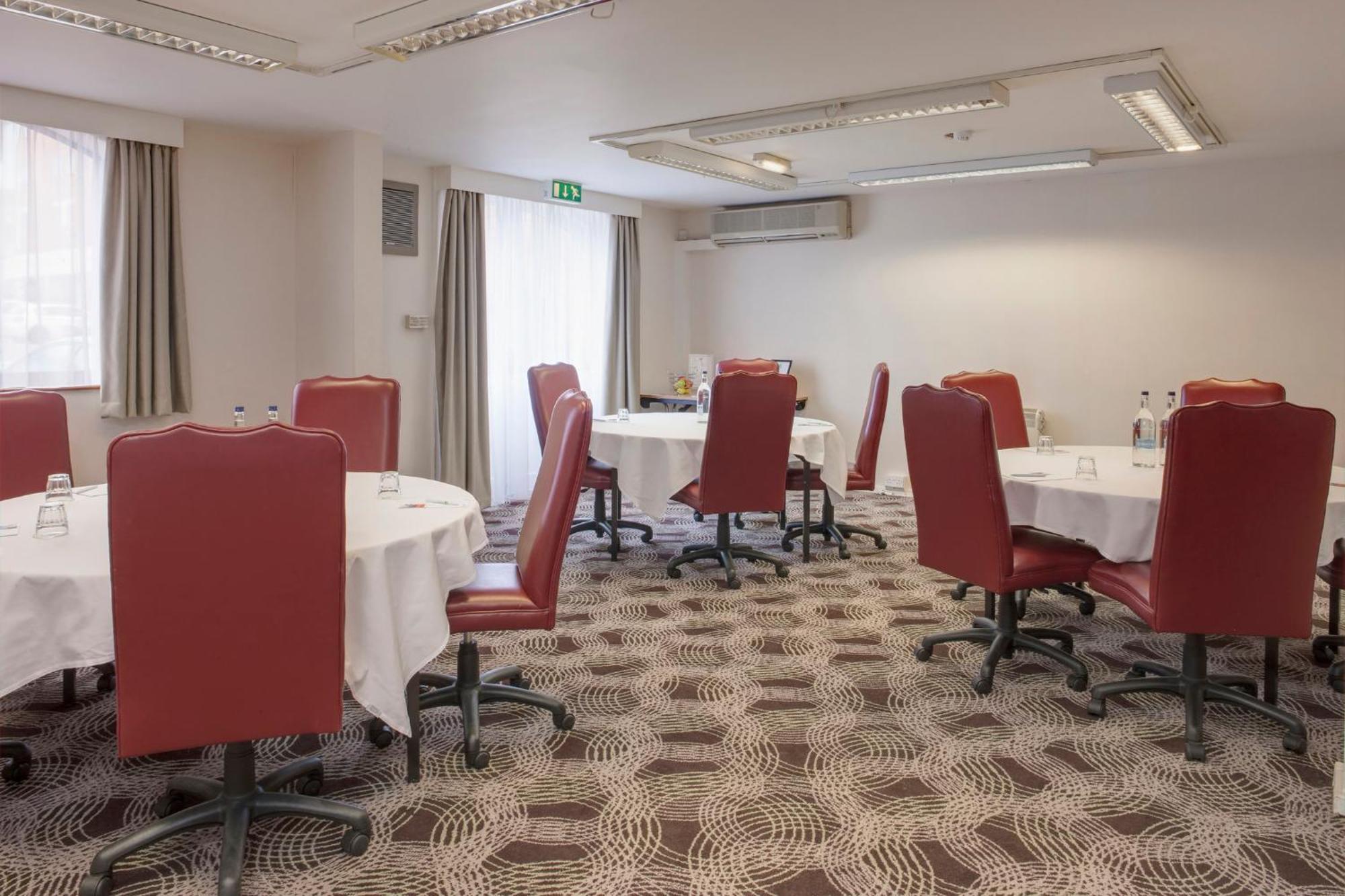 By Ihg
